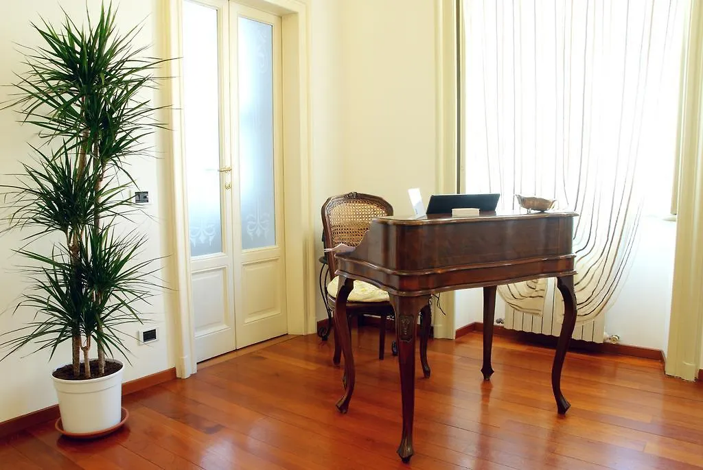 B&B Lamarmora18 Milan 5*,  Italy