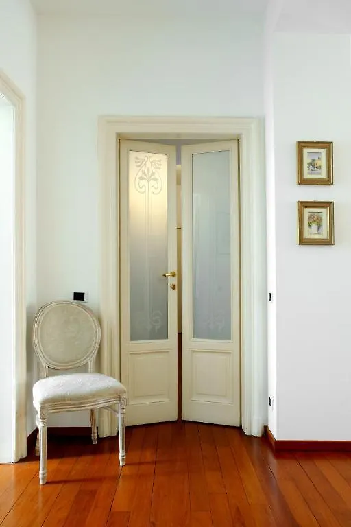 B&B Lamarmora18 Milan 5*,